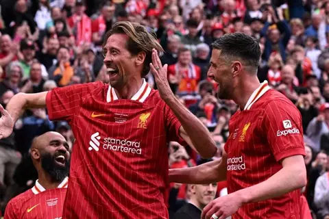 أساطير ليفربول يهزمون تشيلسي.. كراوتش وجيرارد يتحدثان عن العودة إلى أنفيلد (فيديو)